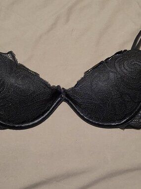 Vintage Victoria's Secret Lace Push-up Bra